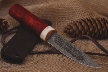 Северный нож малый "БЫHЫЧЧА" дамасская сталь. Рукоять красная карельская береза.